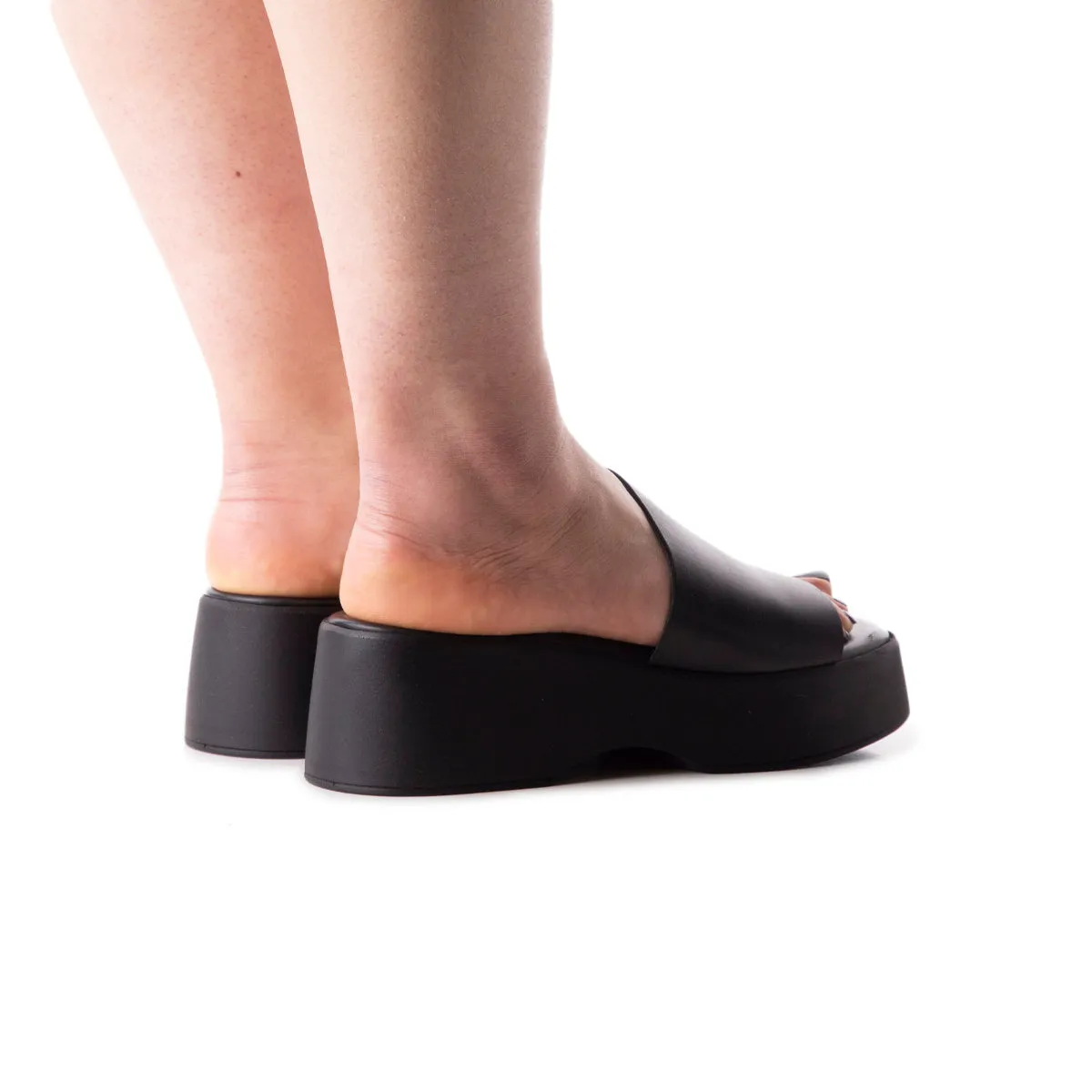 Hatsu Black Leather