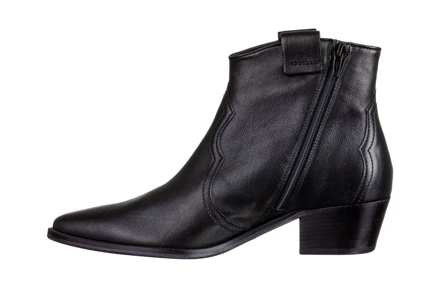 Ken Cowboy Black