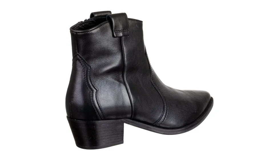 Ken Cowboy Black