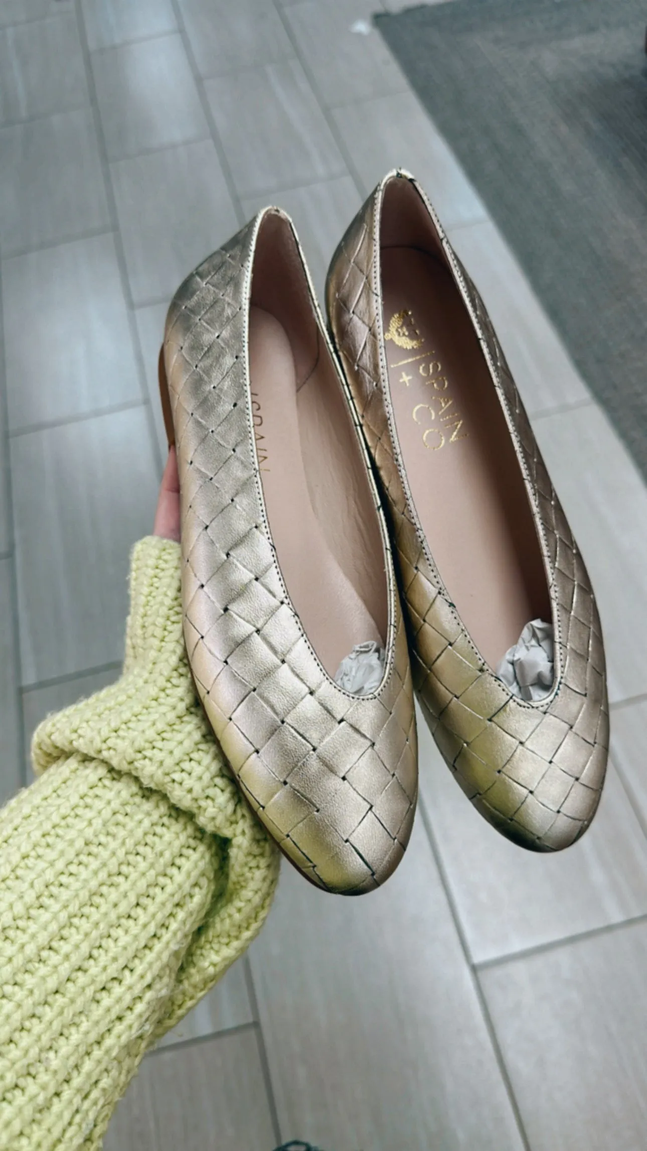Spain Co Gold Weave V Flat