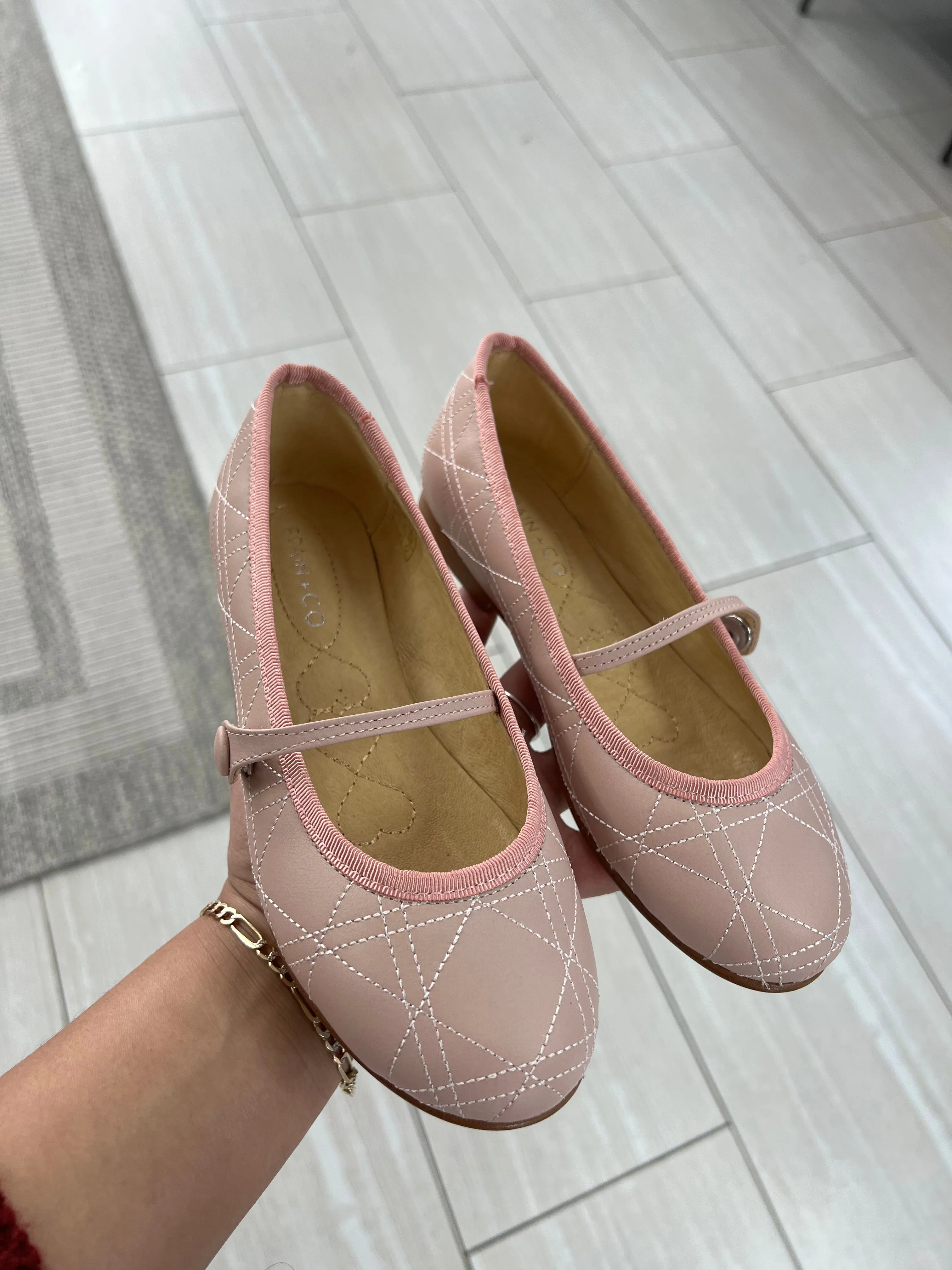 Spain Co Rose Stitch Strap Flat