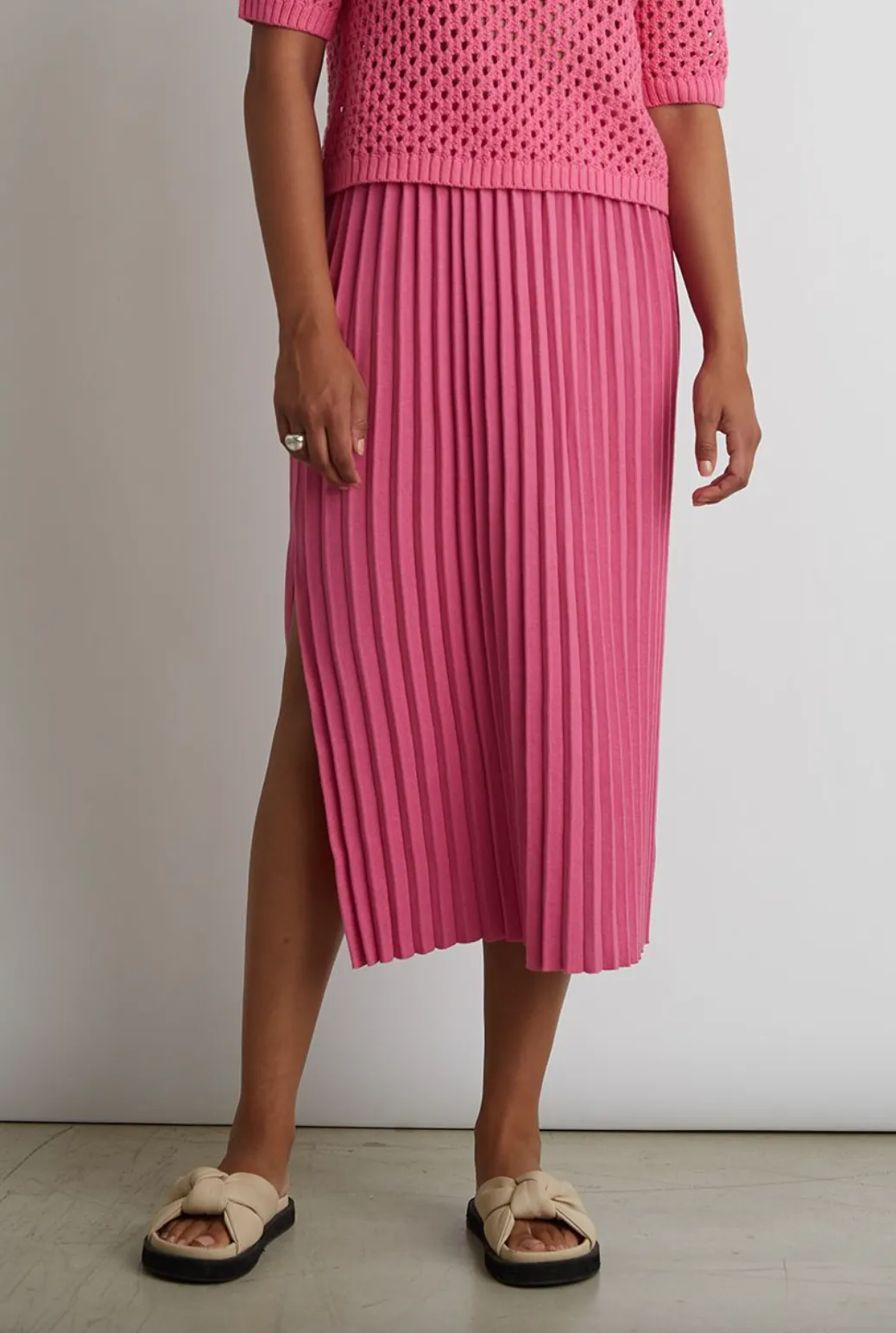 Violet Skirt - Taffy Pink